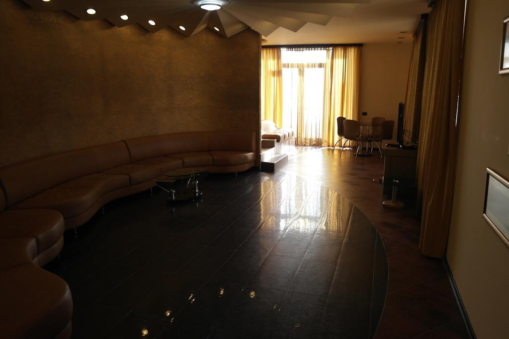 Akhtamar Hotel Cjsc Arzakan Bilik gambar