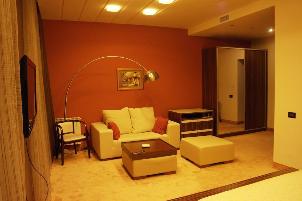 Akhtamar Hotel Cjsc Arzakan Bilik gambar